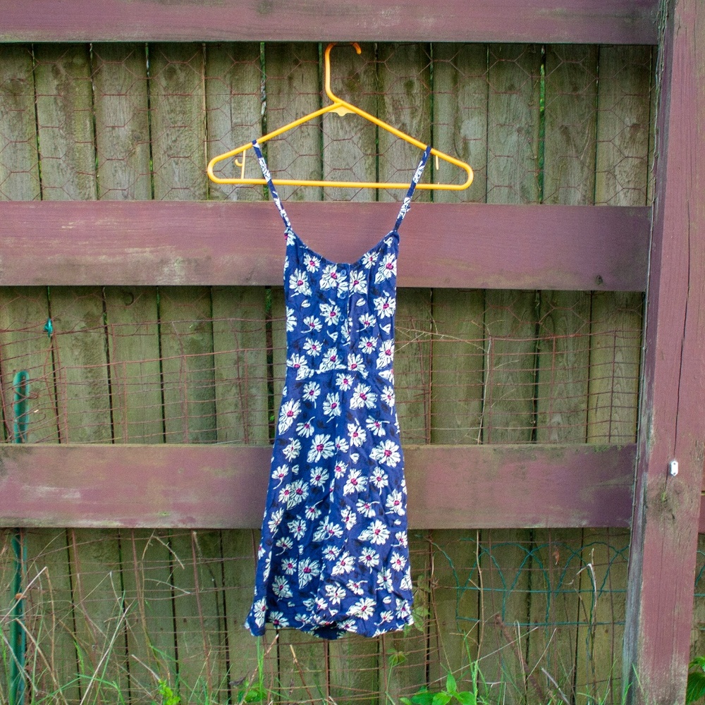 SOLD! Floral Dress - Picture 1 of 2